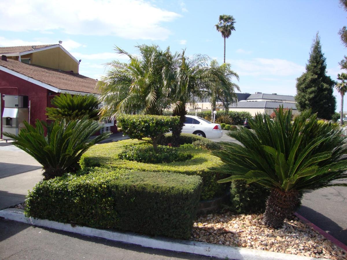 Oasis Sacramento- Elk Grove Motel 2*